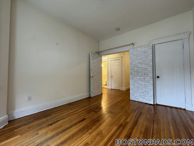 Building Photo - 1209 Boylston St
