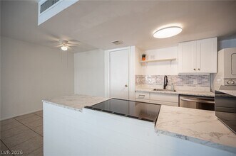 Building Photo - 1428 Lorilyn Ave