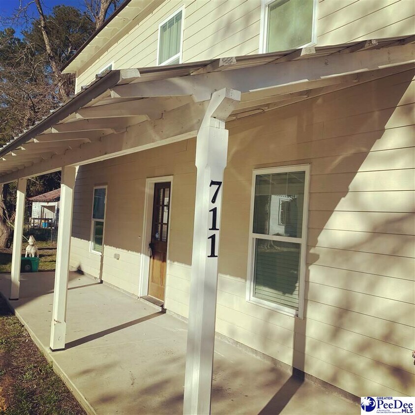 711 Chestnut St, Florence, SC 29501 Condo for Rent in Florence, SC