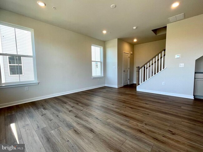 Building Photo - 4732 Franklin Cir