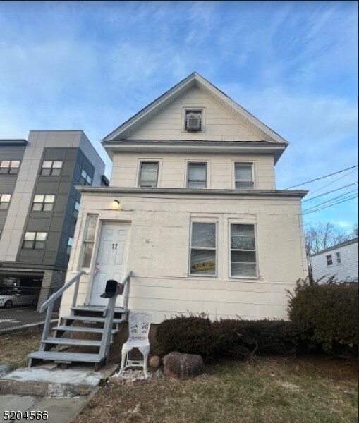 11 Annex Pl, Bergenfield, NJ 07621 Room for Rent in Bergenfield, NJ