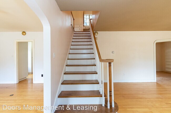 Building Photo - 5 br, 3 bath House - 2324 17th Street