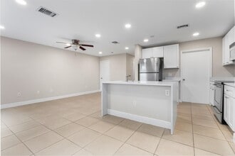 Building Photo - 6639 Old Farm Trl Building Photo - 6639 Old Farm Trl