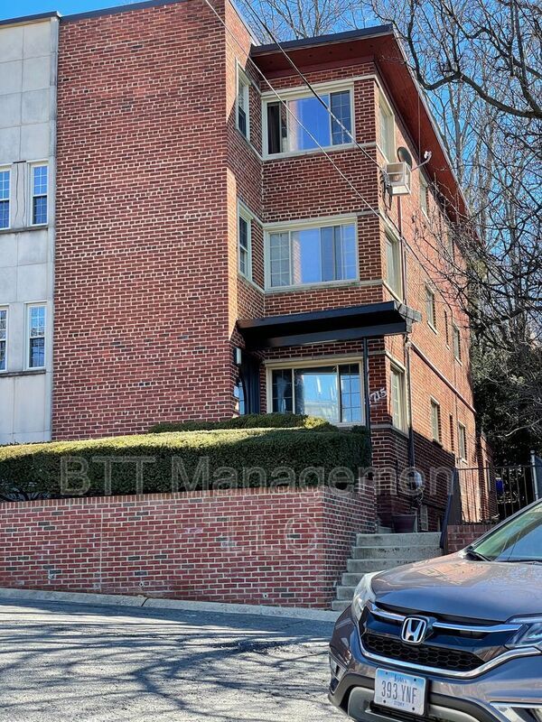 Building Photo - 8715 Plymouth St