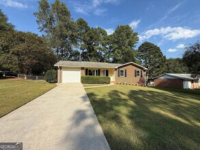 Building Photo - 849 Pineshadow Ln