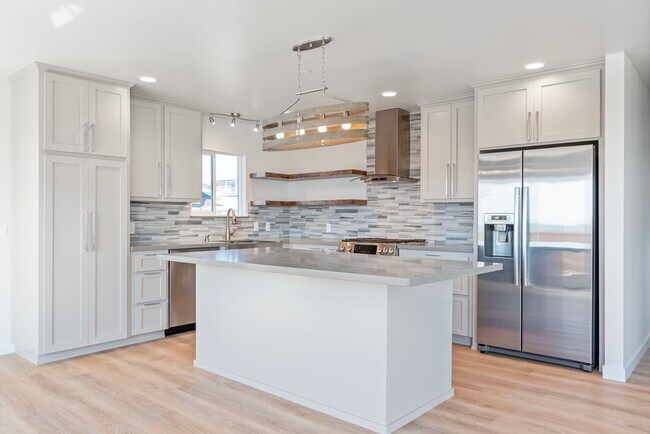 Building Photo - 2 bedroom upstairs duplex unit in Cayucos ...