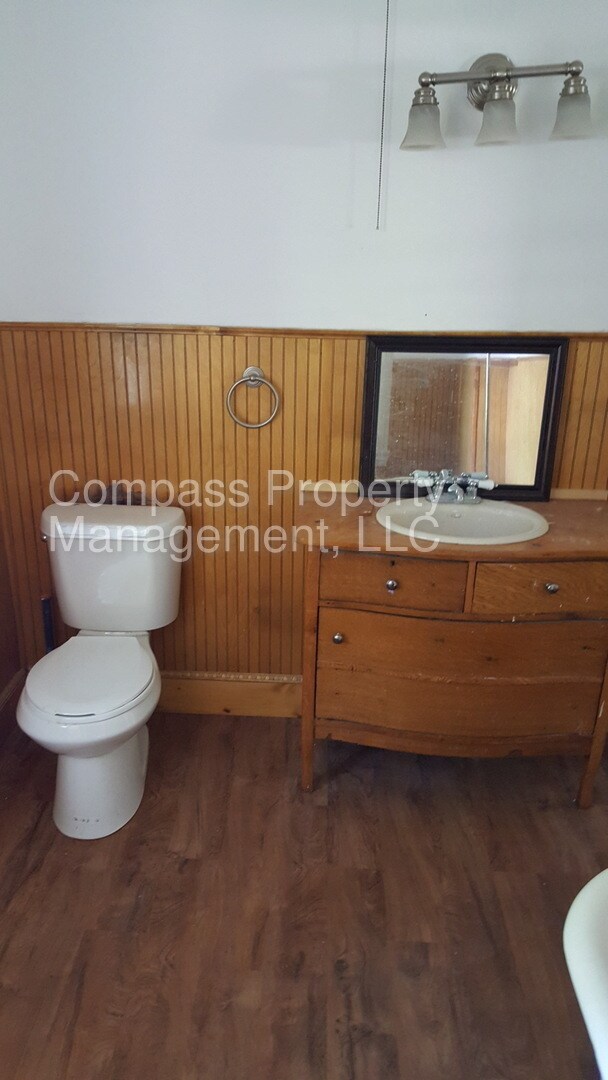 Building Photo - 1115 E King St