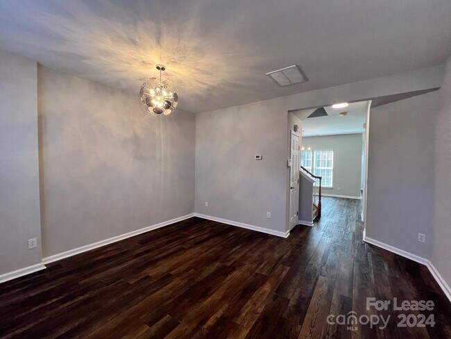 Building Photo - 7902 Mariners Pointe Cir