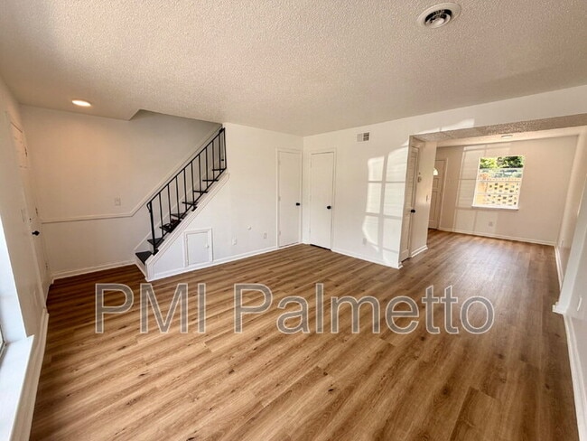 Building Photo - 1216 Cactus Ave