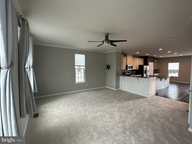 Foto del edificio - 129 Hornbeam Dr