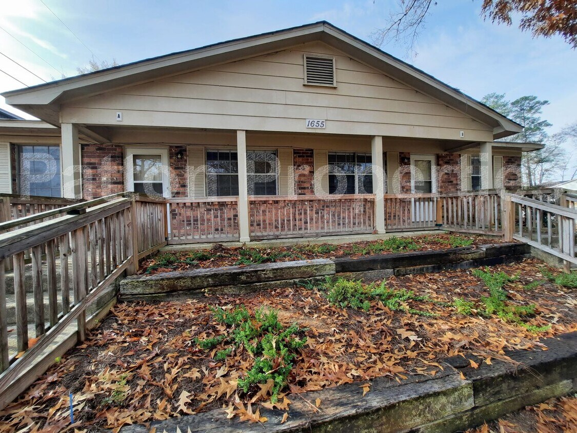 Primary Photo - 1655 S. Beltline Blvd. - Outside CoC - R13...