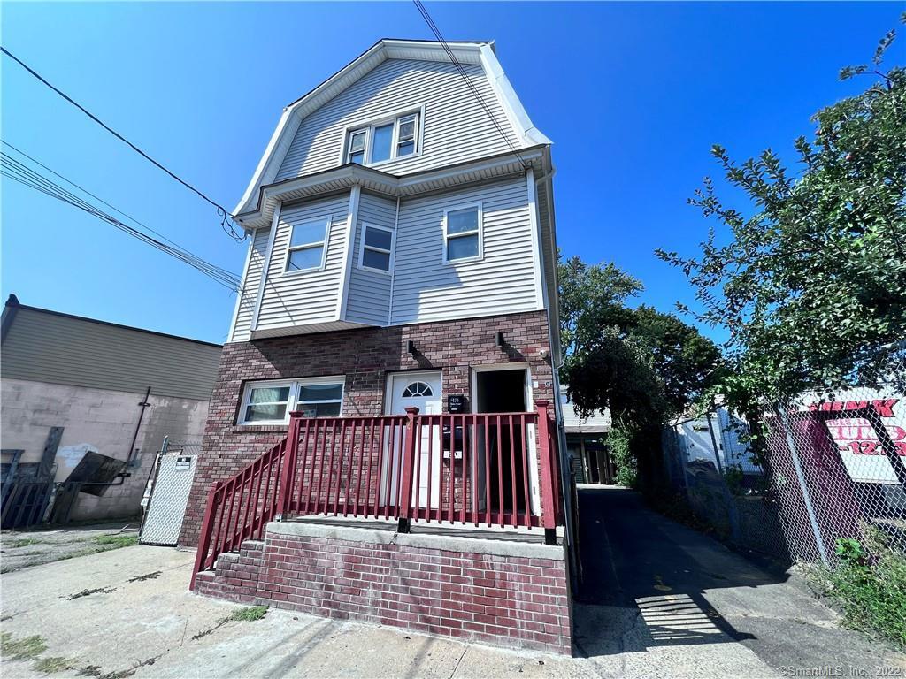 918 Maplewood Ave Unit 2nd Fl, Bridgeport, CT 06605 Room for Rent in