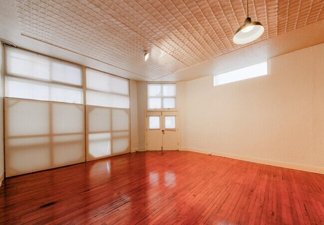 Foto del edificio - 421 Broadway Blvd SE