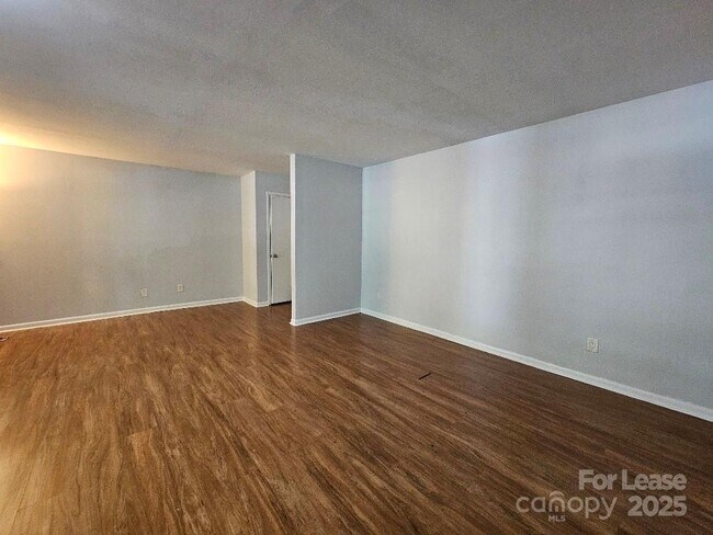 Foto del edificio - 4604 Coronado Dr