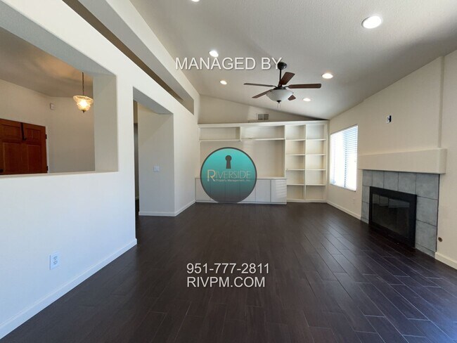 Building Photo - DREAM RENTAL POOL HOME IN RIALTO!!