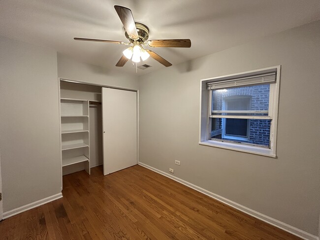 Foto del edificio - 6535 N Mozart St