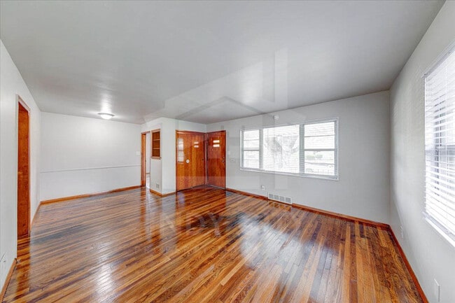 Building Photo - 3325 N Riley Ave