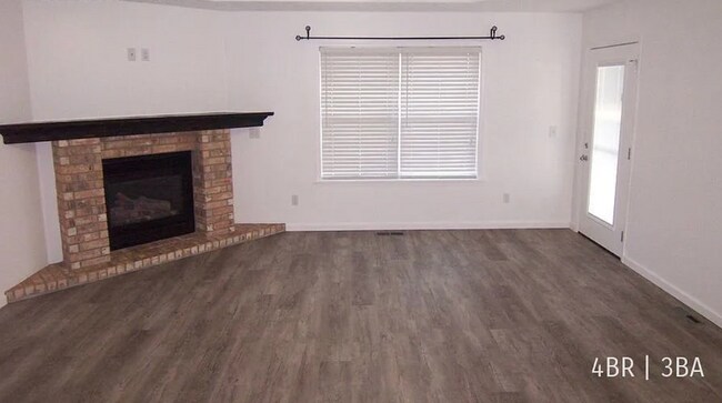 Foto del edificio - 4 Bedroom | 3 Bathroom | Walk Out Basement...