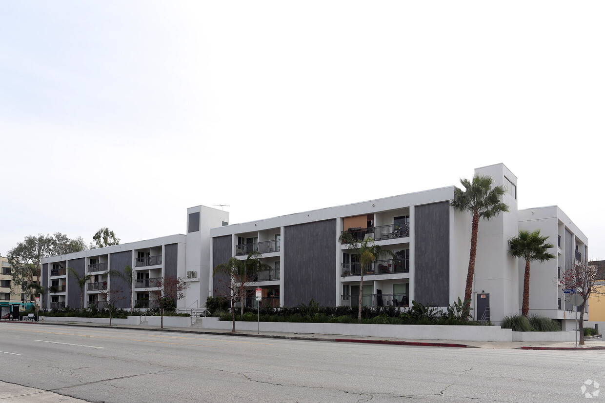 Foto principal - Miracle Mile Terrace Apartments