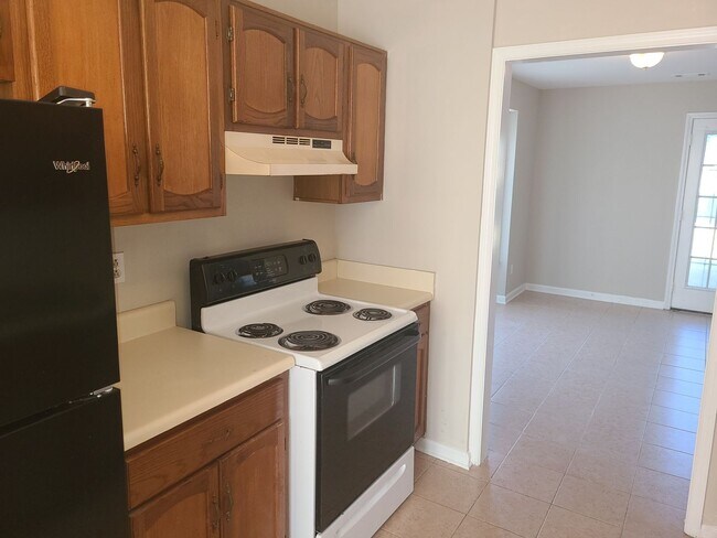 Foto del edificio - 8010 Woodlake Dr