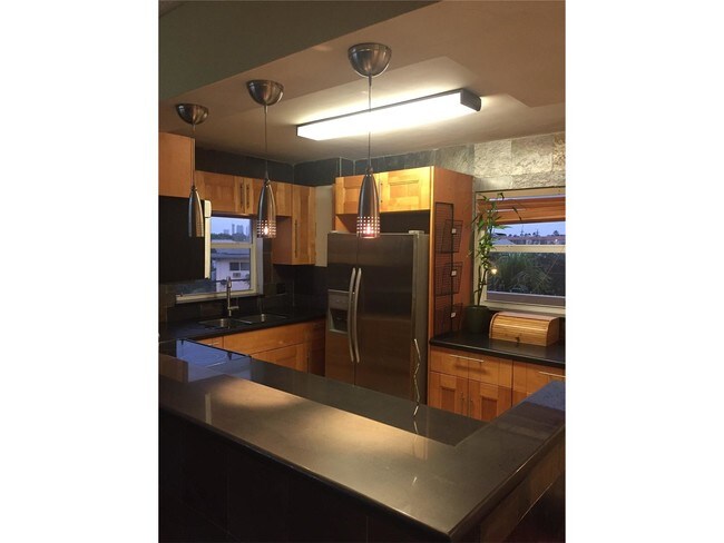 Foto del edificio - 16450 Miami Dr