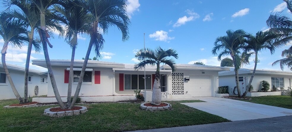Building Photo - 7002 NW 71st Ave