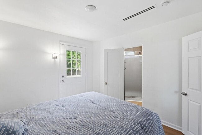 Building Photo - 1745 College View Pl