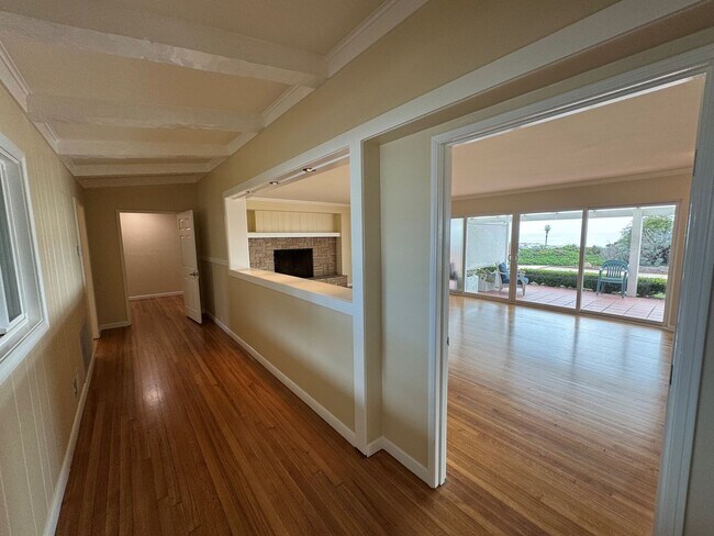 Foto del edificio - Hillside Ventura Home- Gorgeous Ocean View!!