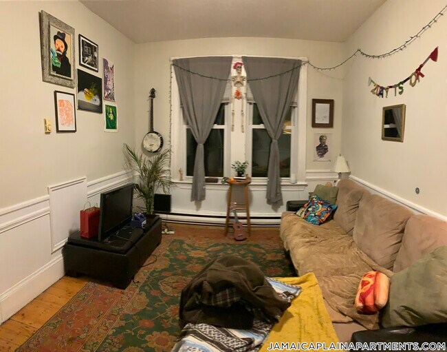 Building Photo - 108 Hyde Park Ave