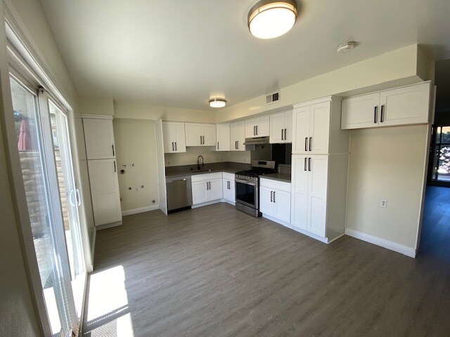 Foto del edificio - 10500 La Reina Ave