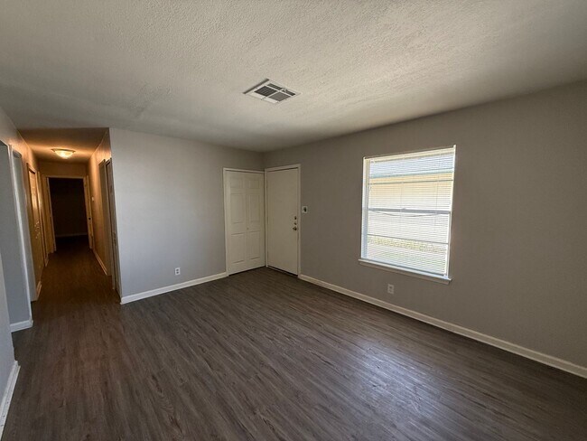 Building Photo - 7236 Montgomery Dr