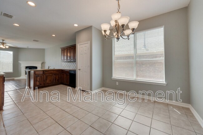 Foto del edificio - 2640 Lake Ridge Dr