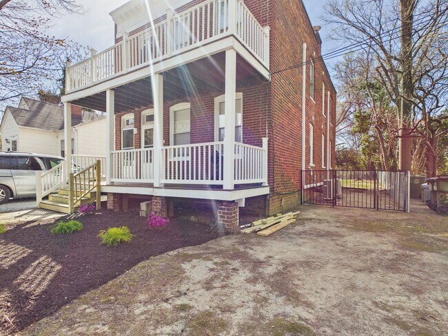 Photo - 1703 Oakdale Ave Apartment