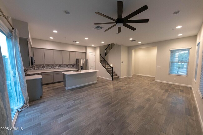 Foto del edificio - 3033 N 37th Wy