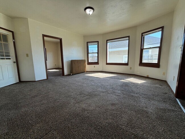 Foto del edificio - 828 S Maple Ave