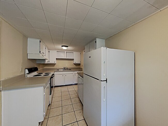 Building Photo - Green Cove Springs