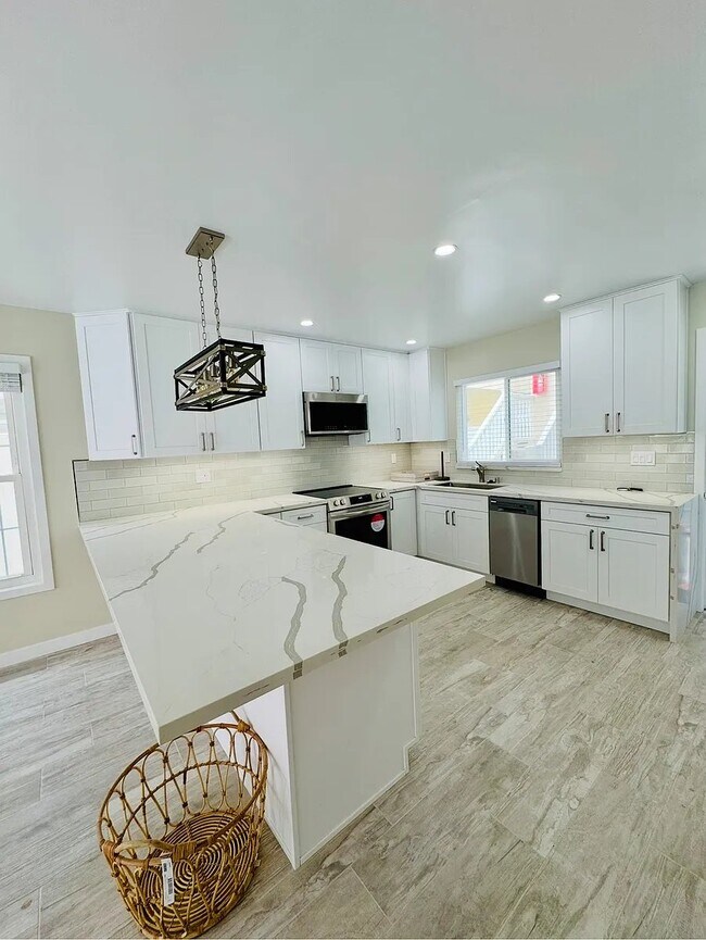 Foto del edificio - 738 Dover Ct