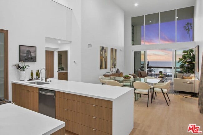Foto del edificio - 1025 Ocean Ave