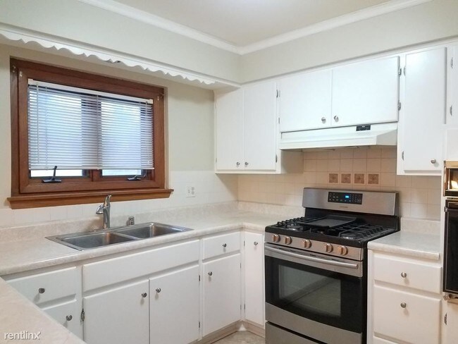 Foto del edificio - 3456 S 92nd St