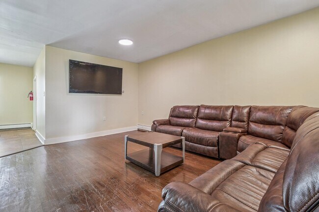 Foto del edificio - 101 1/2 Ocean Ave