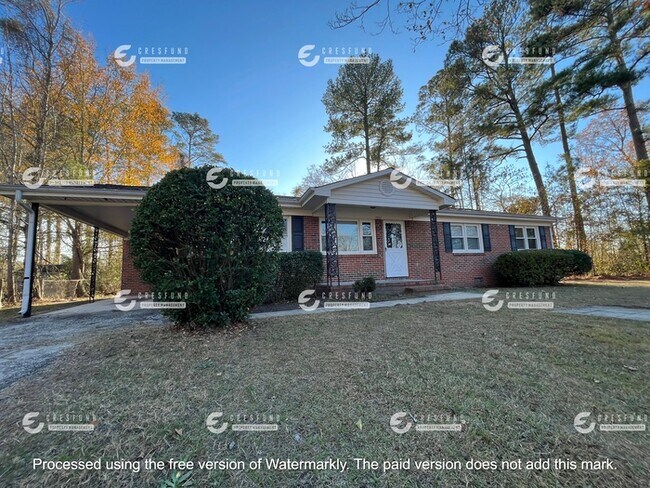 Building Photo - 4Bedroom 2 Bath
