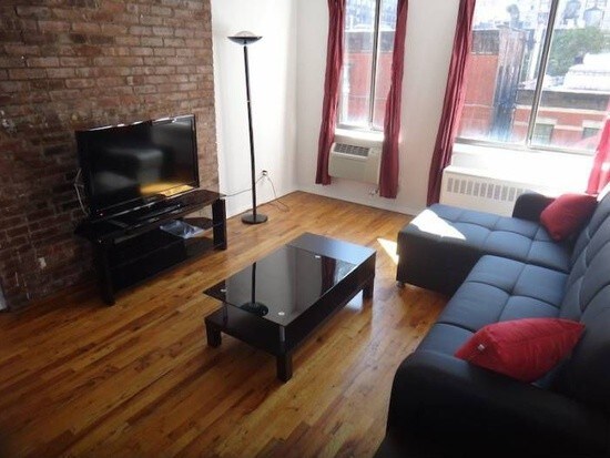 Primary Photo - 165 E 89th St