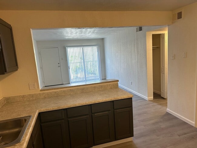 Interior Photo - Rivertrail Apartments
