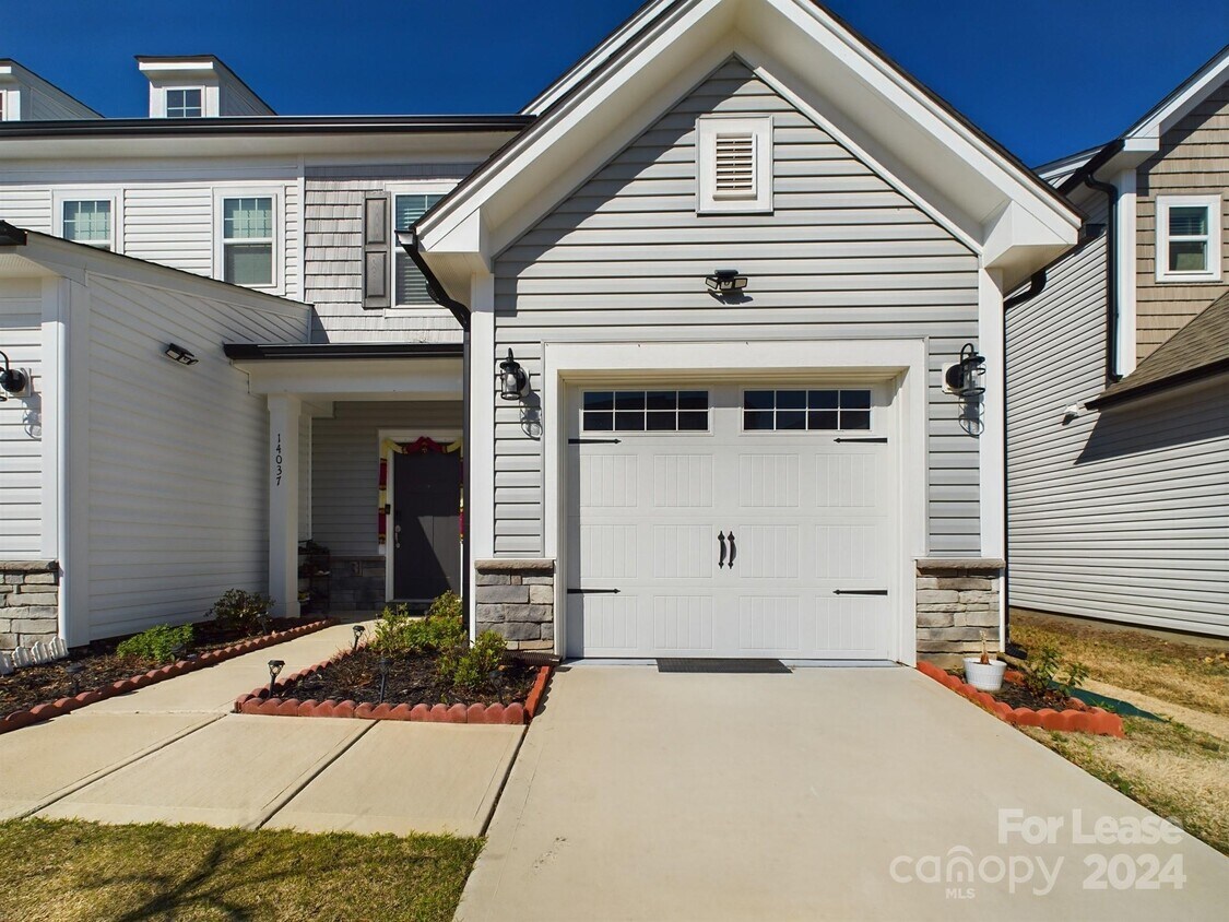 Foto principal - 14037 Whistling Teal Dr