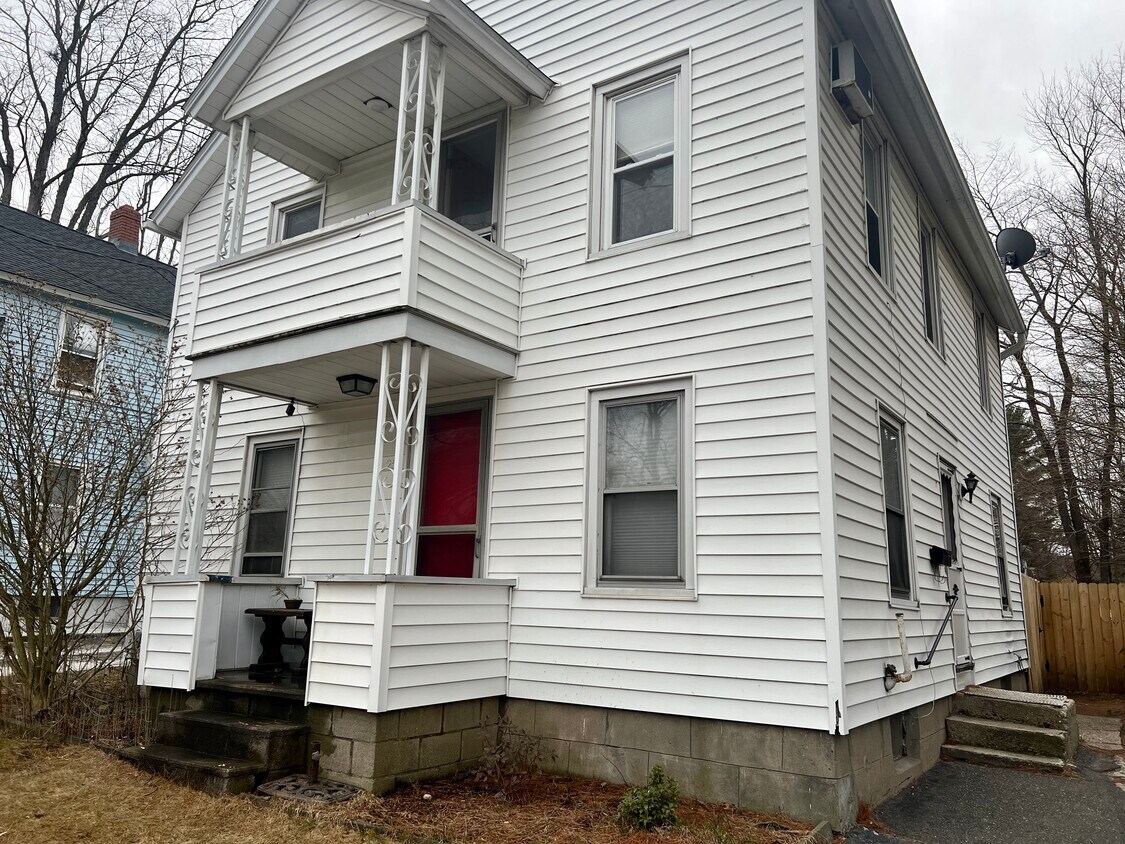 Primary Photo - 252 E Albert St