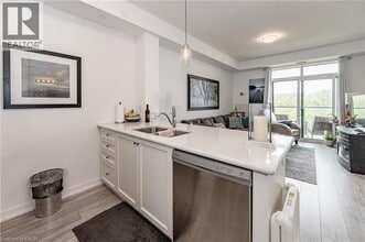Building Photo - 125 Shoreview Pl