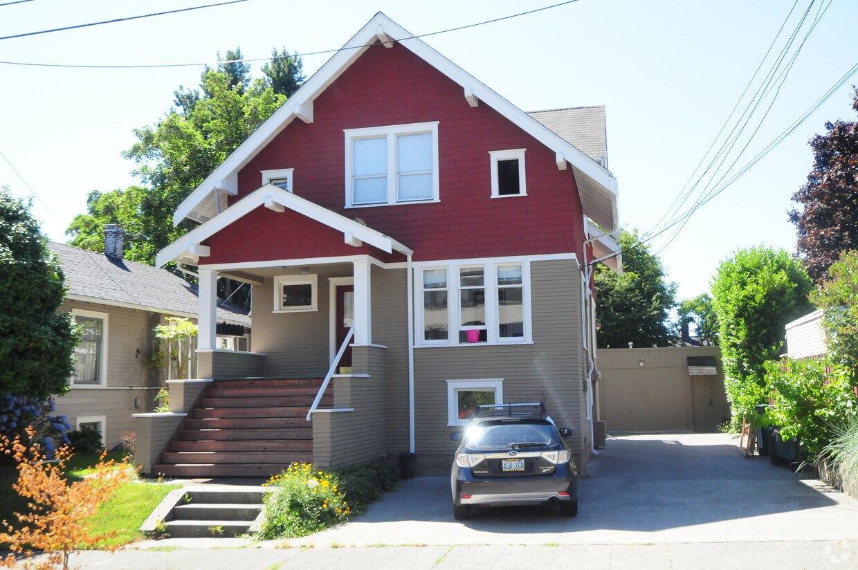 Building Photo - 415 N 47th St