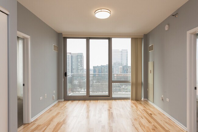 Foto del edificio - 1 E 8th St