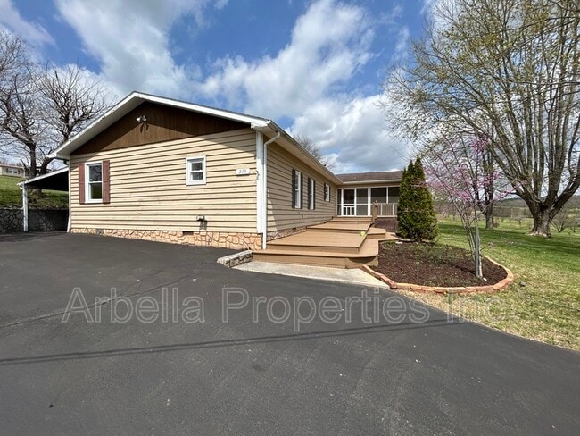 Building Photo - 295 Arrowood Rd