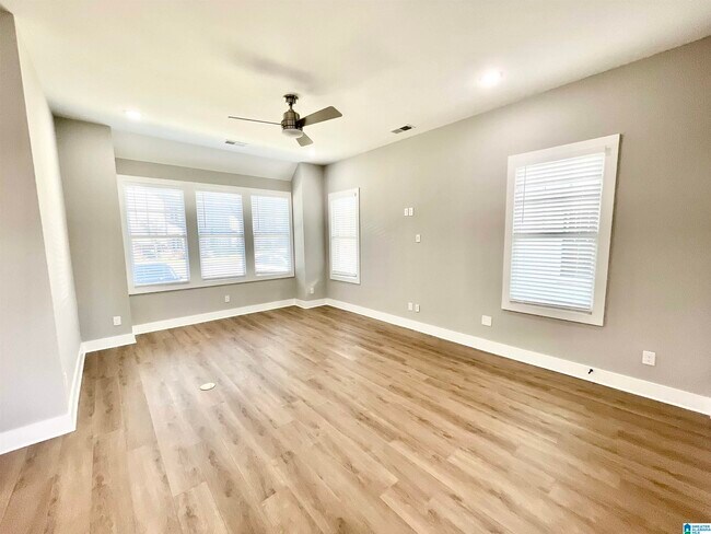 Foto del edificio - 4878 Silas Ave